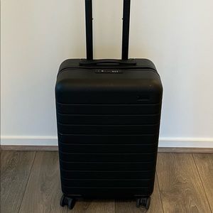 Away “the bigger carry on” hardside luggage